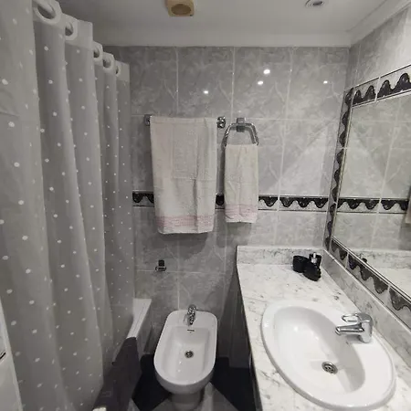 Apartamento Amplio Piso Junto A Playa Victoria *